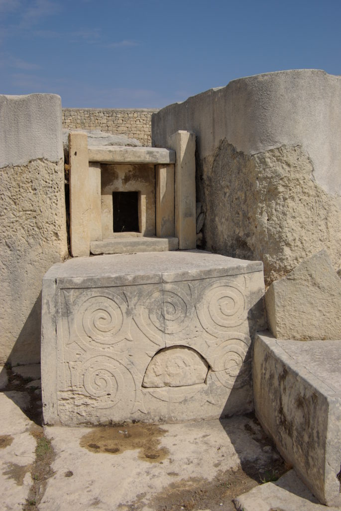 Malta, Tempel von Taxien, Altar. Kopie, das Original befindet sich im National Museum of Archaeologie in Valetta.